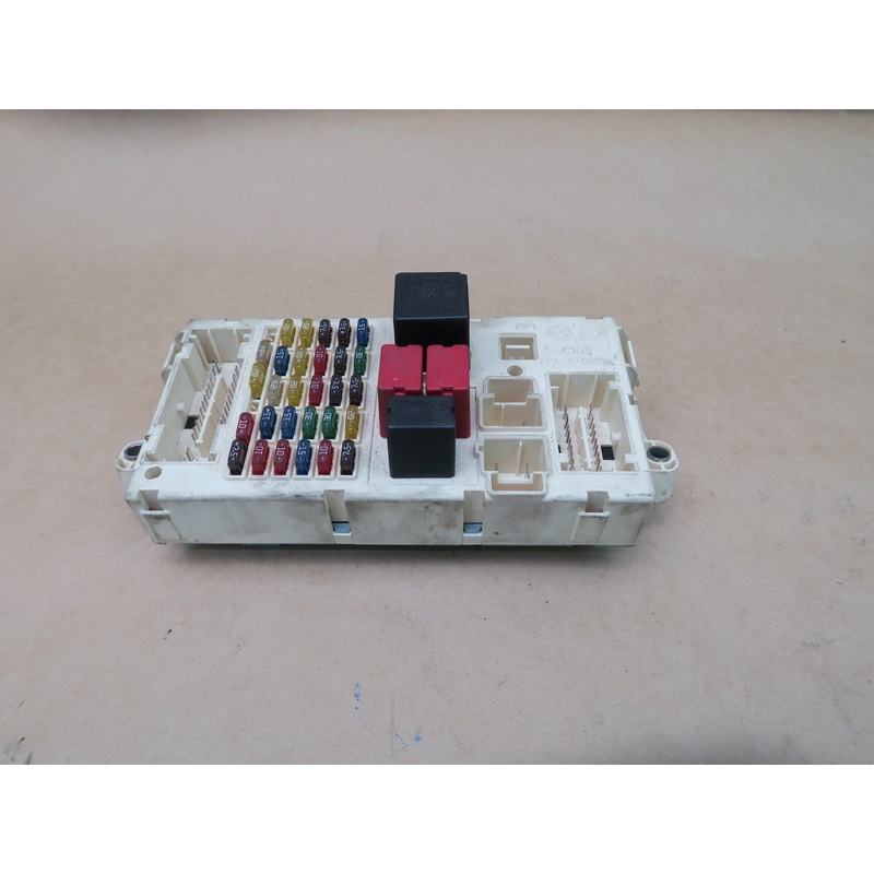 03-12 MASERATI QUATTROPORTE M139 RELAY FUSE JUNCTION BOX MODULE 60660091