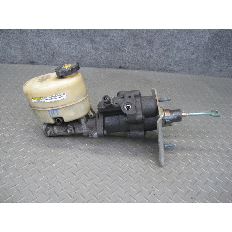 2003-2007 Hummer H2 Brake Master Cylinder Booster Fluid Reservoir