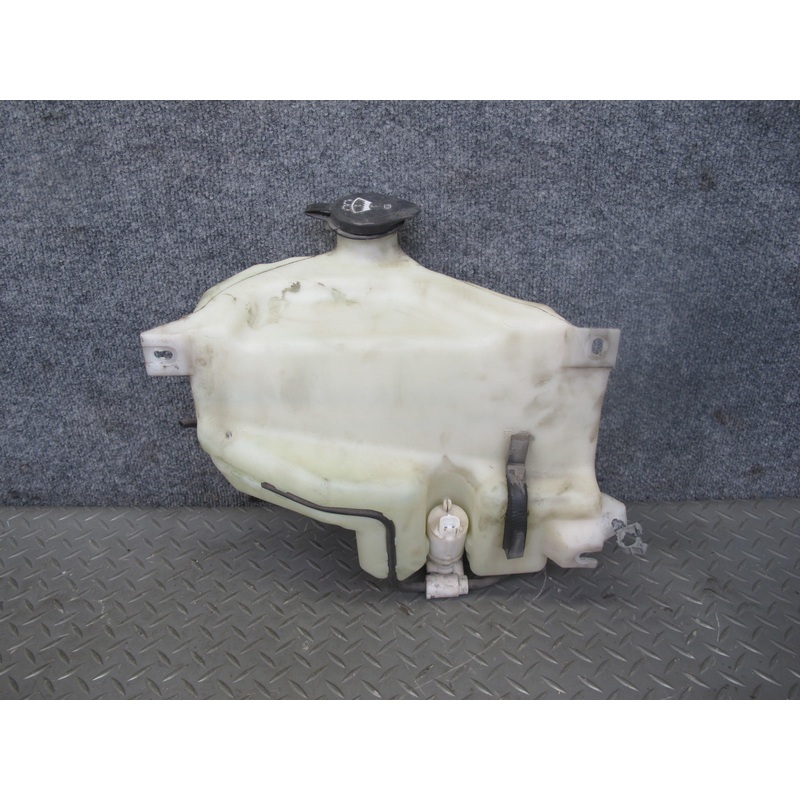 2003-2007 Hummer H2 Front Windshield Wiper Washer Reservoir Tank Bottle