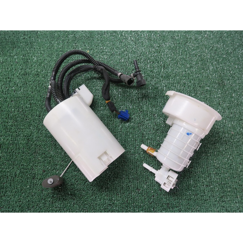 2009-2016 BMW Z4 E89 35iS N54 Fuel Pump & Regulator Assembly OEM