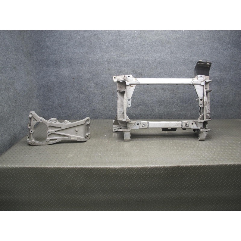 2017-2020 Maserati Levante 3L Engine Transmission Mount Bracket Crossmember Set