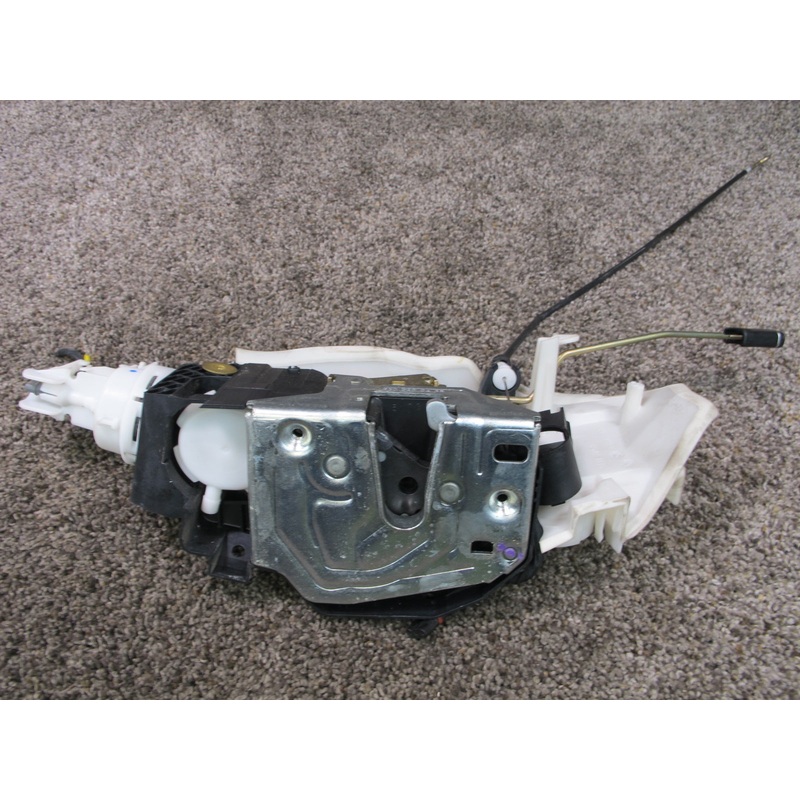 03-12 MERCEDES R230 SL-CLASS RIGHT DOOR LOCK LATCH ACTUATOR 2307200435 OEM