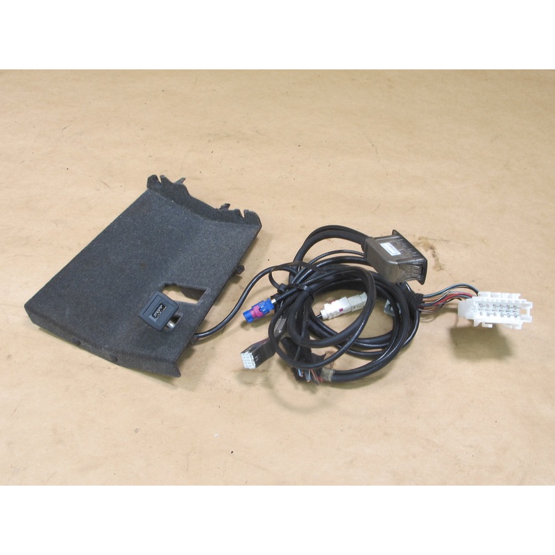 12-15 MERCEDES W166 CENTER CONSOLE CARPET COVER & USB MULTIMEDIA INTERFACE OEM