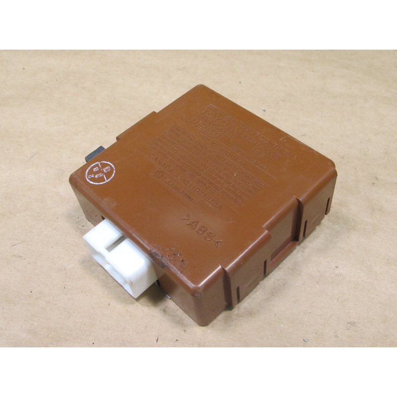 2000-2002 LEXUS J100 LX470 DOOR RECEIVER CONTROL MODULE 89741-60061