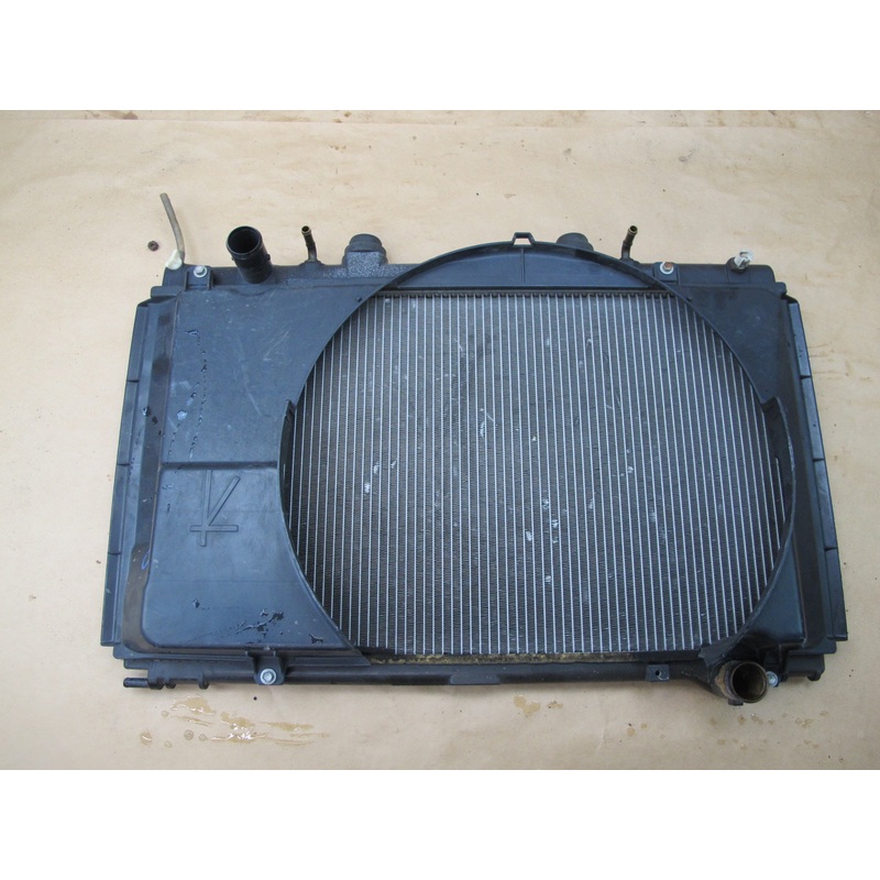 95-00 LEXUS LS400 UCF20 ENGINE COOLING RADIATOR & SHROUD OEM