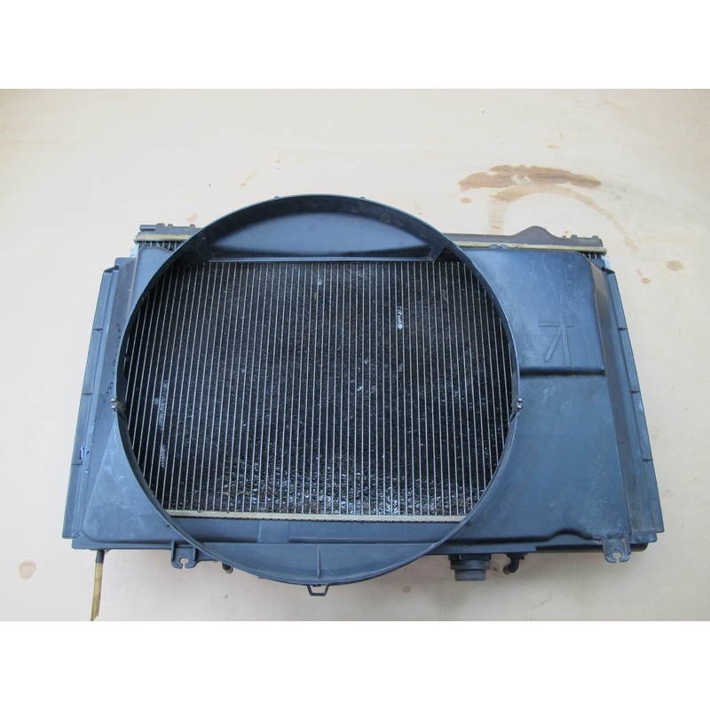95-00 LEXUS UCF20 LS400 ENGINE COOLING RADIATOR W SHROUD 422130-9411 OEM