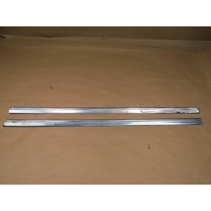 73-85 MERCEDES R107 SET OF 2 FRONT LEFT & RIGHT CHROME TRIM MOLDING COVER OEM