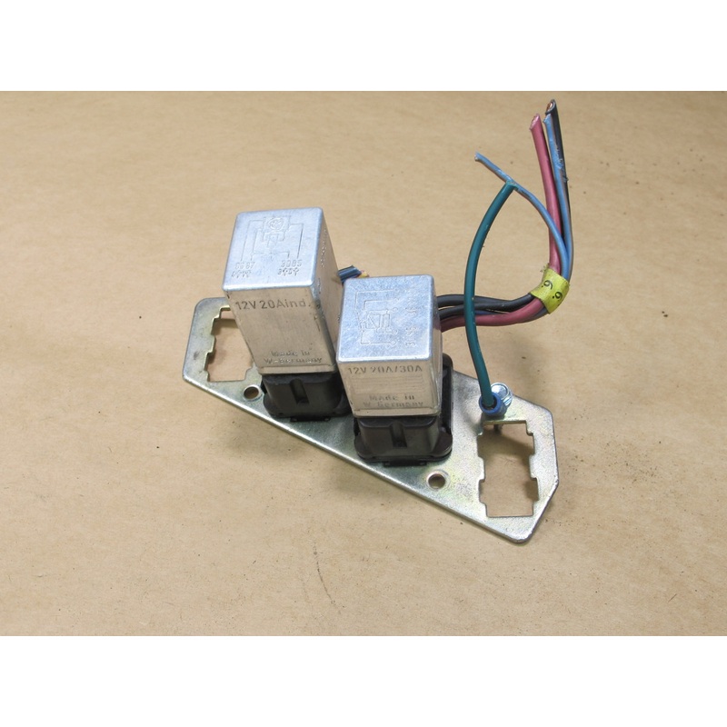73-85 MERCEDES R107 SET OF 2 RELAY MODULE W BRACKET OEM