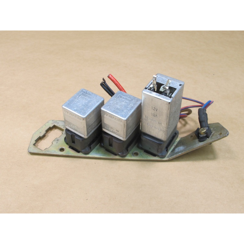 73-85 MERCEDES R107 SET OF 3 RELAY MODULE W BRACKET OEM