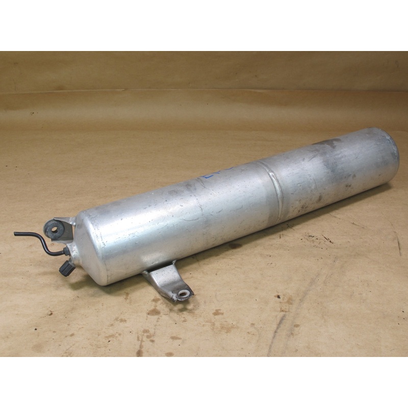 2011-2018 PORSCHE CAYENNE 958 AIR SUSPENSION TANK RESERVOIR 7P0616201A