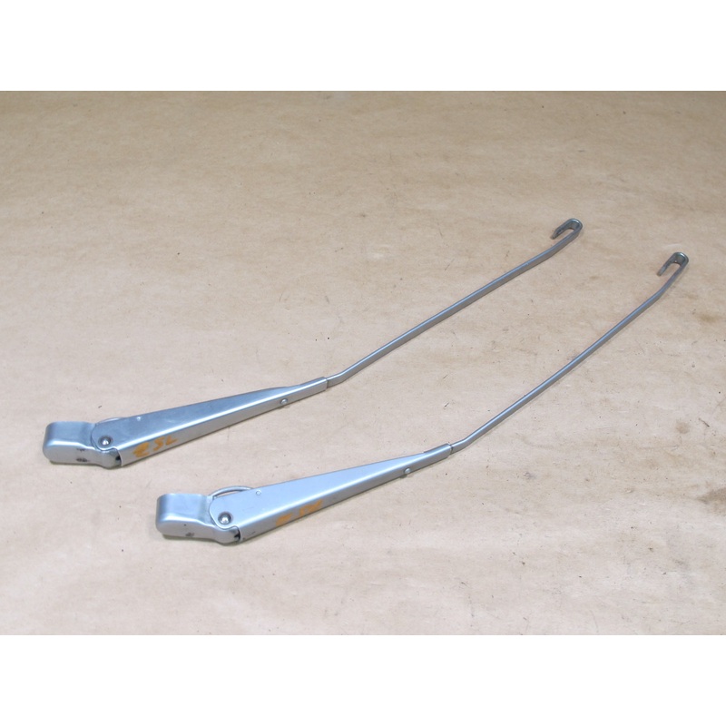 73-85 MERCEDES R107 SET OF 2 FRONT LEFT & RIGHT WIPER ARM OEM