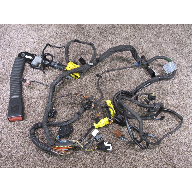 04-10 BMW E60 E61 FRONT LEFT DRIVER SIDE SEATBELT BUCKLE W/ WIRE SET OEM