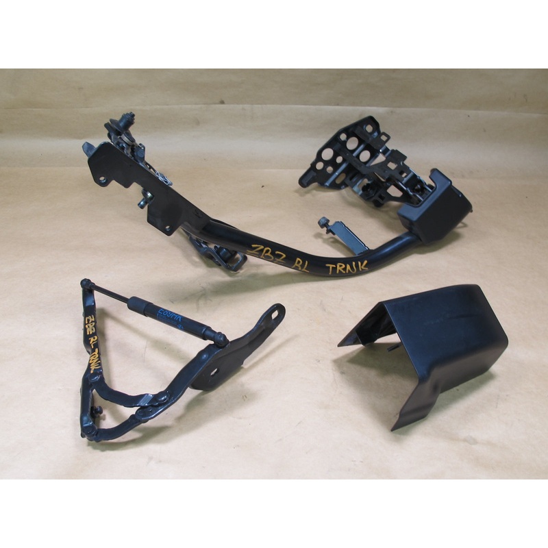 09-16 BMW E89 Z4 CONV TOP ROOF REAR LEFT HINGE FRAME MECHANISM TRIM SET OEM