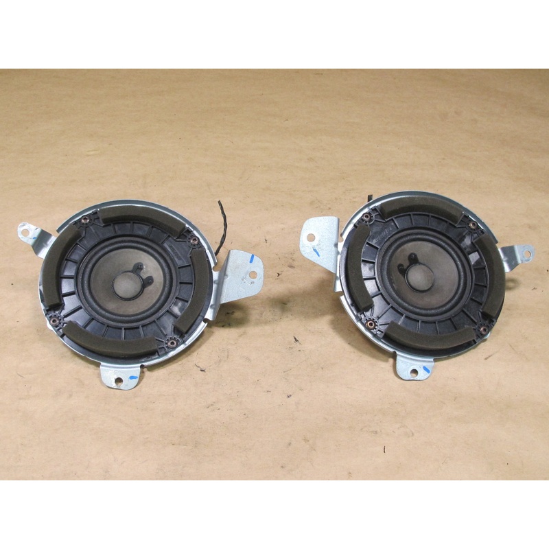 2012 FIAT 500 AABRTH SET OF 2 REAR LEFT & RIGHT BOSE SPEAKER 68073975AA OEM
