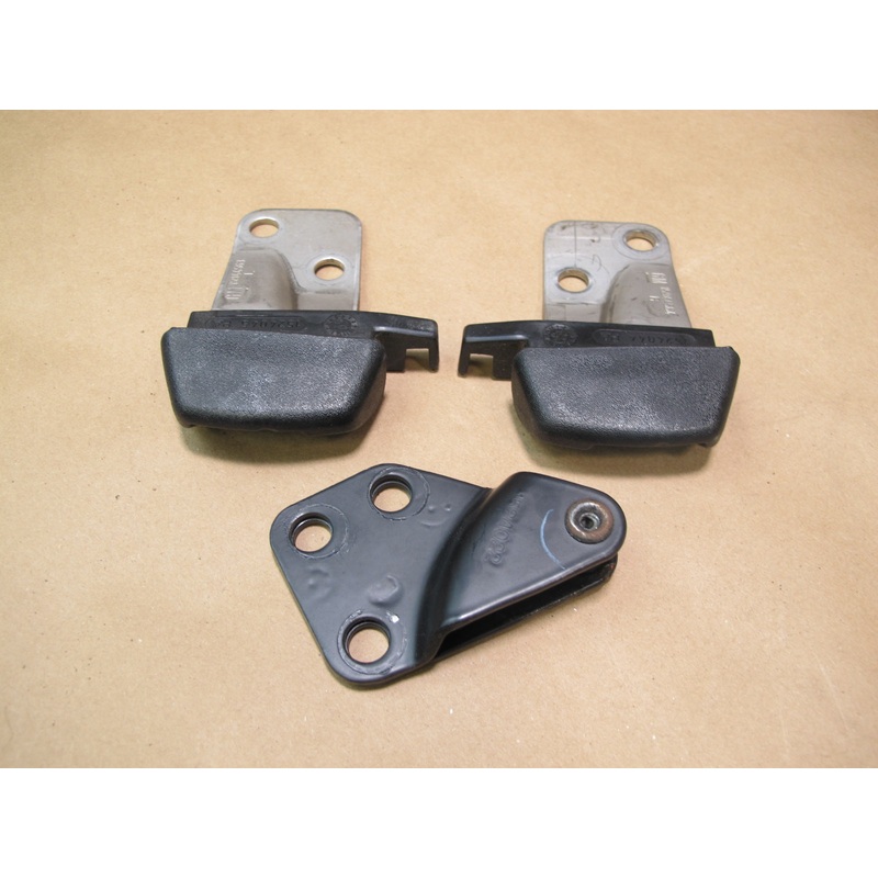 07-10 Saturn SKY Pontiac Solstice Soft TOP Guide Latch Bracket Set OEM