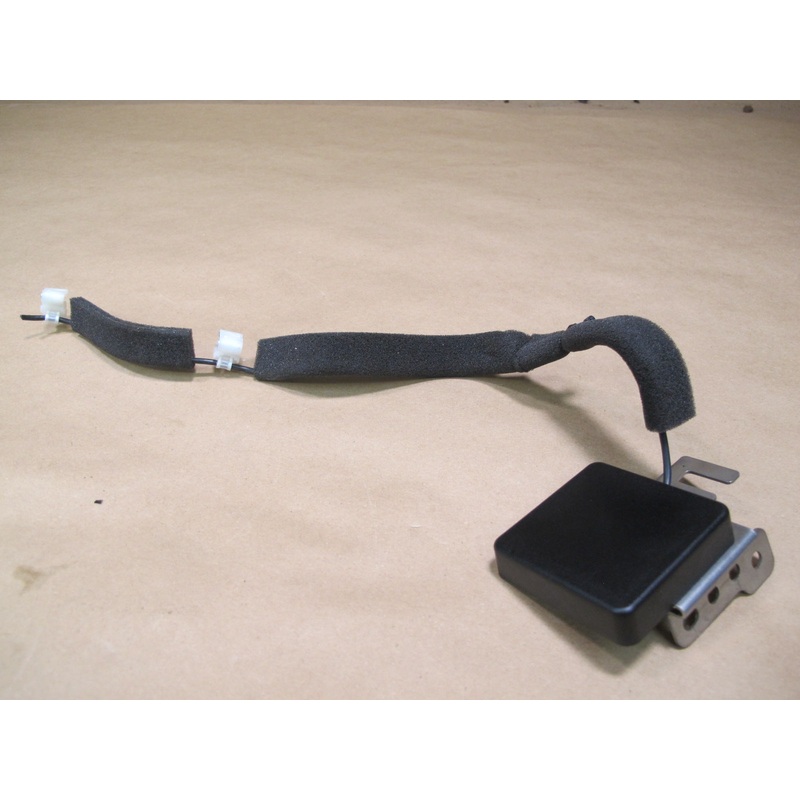 2014-2017 Infiniti QX80 TCU Mobile Data Connection Antenna Assembly 282121V80A