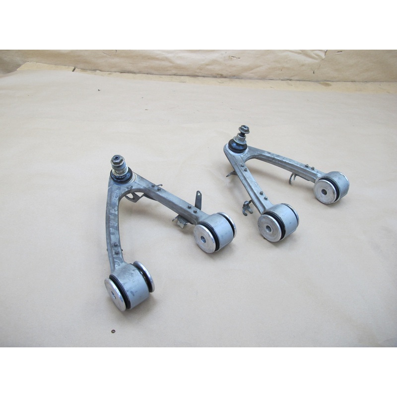 04-08 Maserati Quattroporte M139  Front Right & Left Upper Control Arm Set OEM