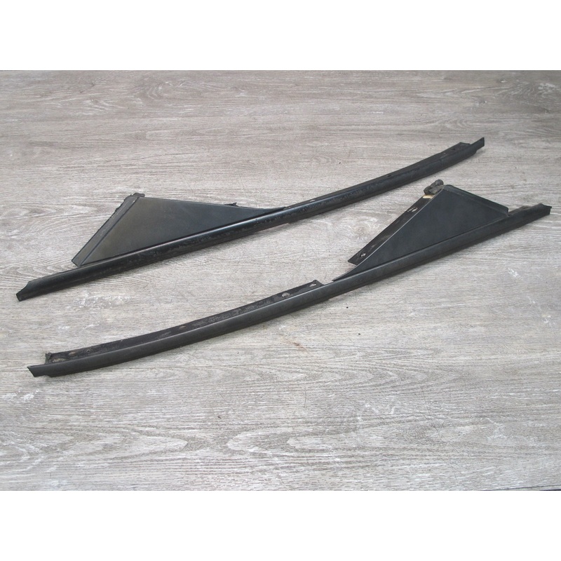97-04 Chevrolet Corvette C5 Coupe Set of 2 Exterior A-pillar Reveal Molding OEM