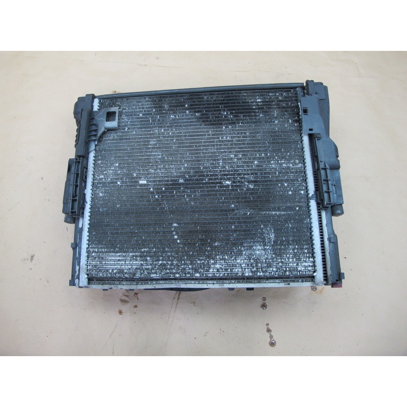 07-10 BMW E83 X3 N52 Engine Radiator AC Condenser Cooling Fan Oil Cooler OEM