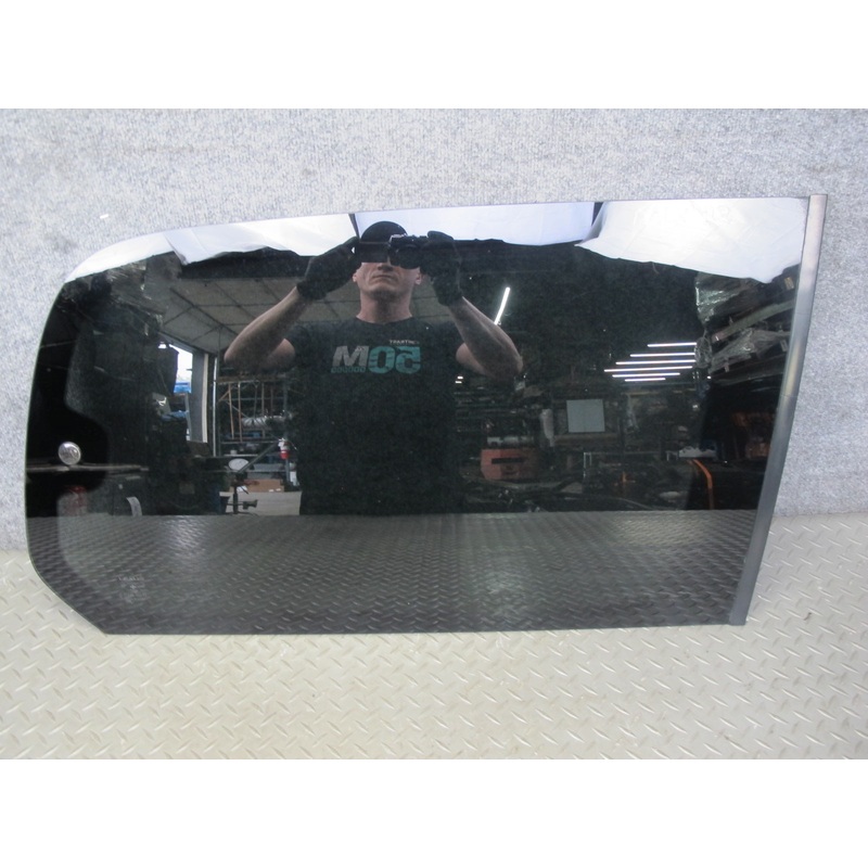 2003-2007 Lexus J100 LX470 Rear Right Passenger Side Quarter Glass Window