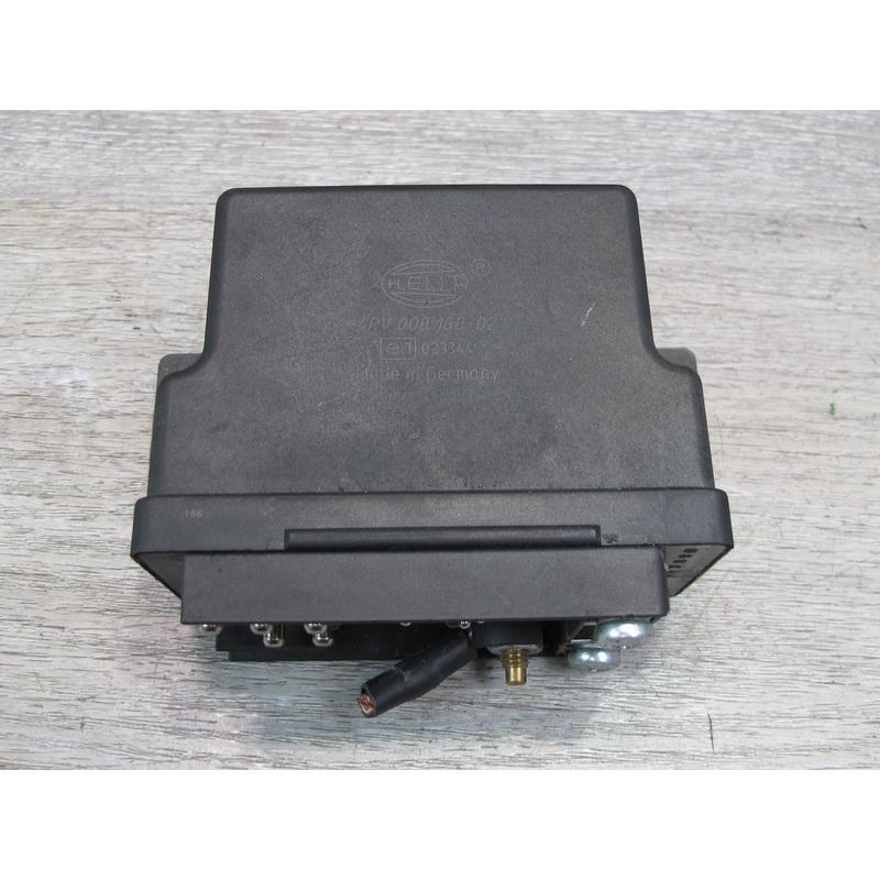 75-85 Mercedes W123 Glow Plug Relay Control Module OEM