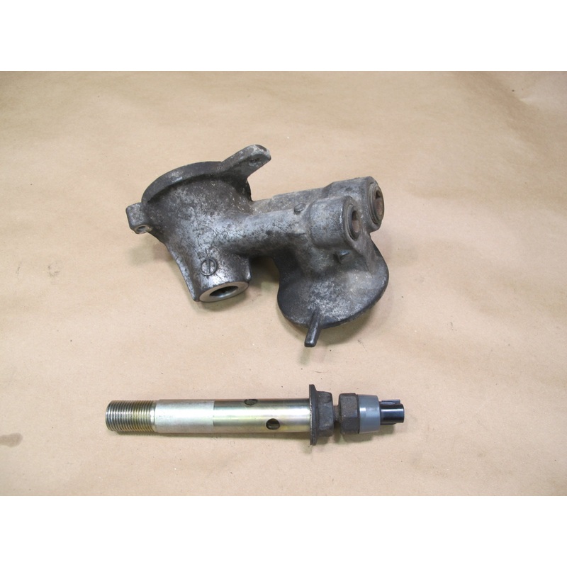 01-05 Lexus GS300 IS300 2JZGE Engine Oil Filter Housing w Bolt & Sensor OEM