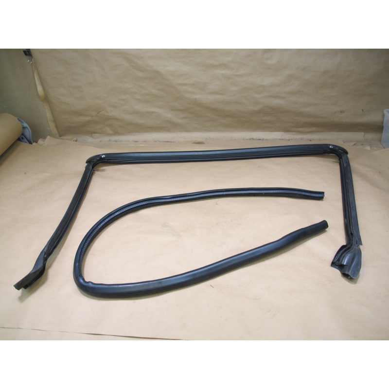 09-15 Mini R57 Convertible Windshield & Right Door Weatherstrip Seal Set OEM