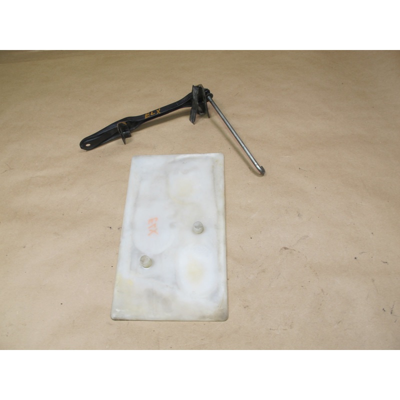 2003-2007 Lexus UZJ100L LX470 Battery Tray Clamp Bolt Mount Set