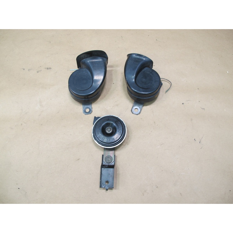 2003-2007 Lexus UZJ100L LX470 High & Low Tone Note Pitch Horn Signal Siren Set