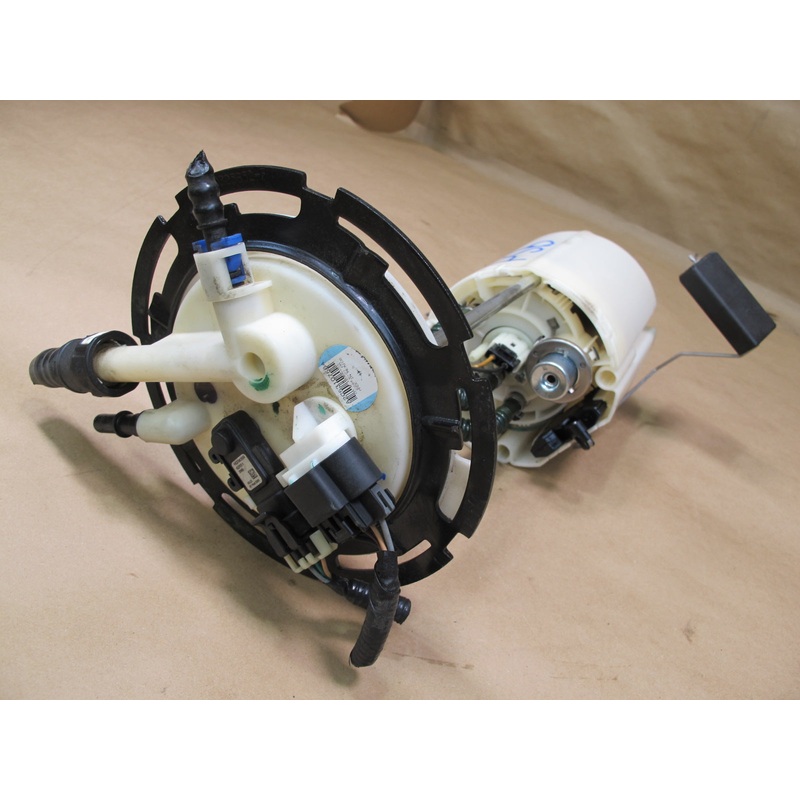 06-09 Pontiac Solstice Fuel Pump Level Sensor Assembly 2053107564 OEM