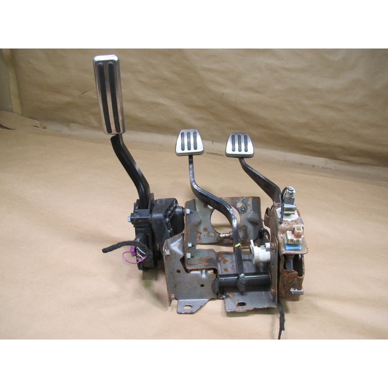 06-09 Pontiac Solstice Gas Acceleration Brake Clutch Pedal Assembly OEM