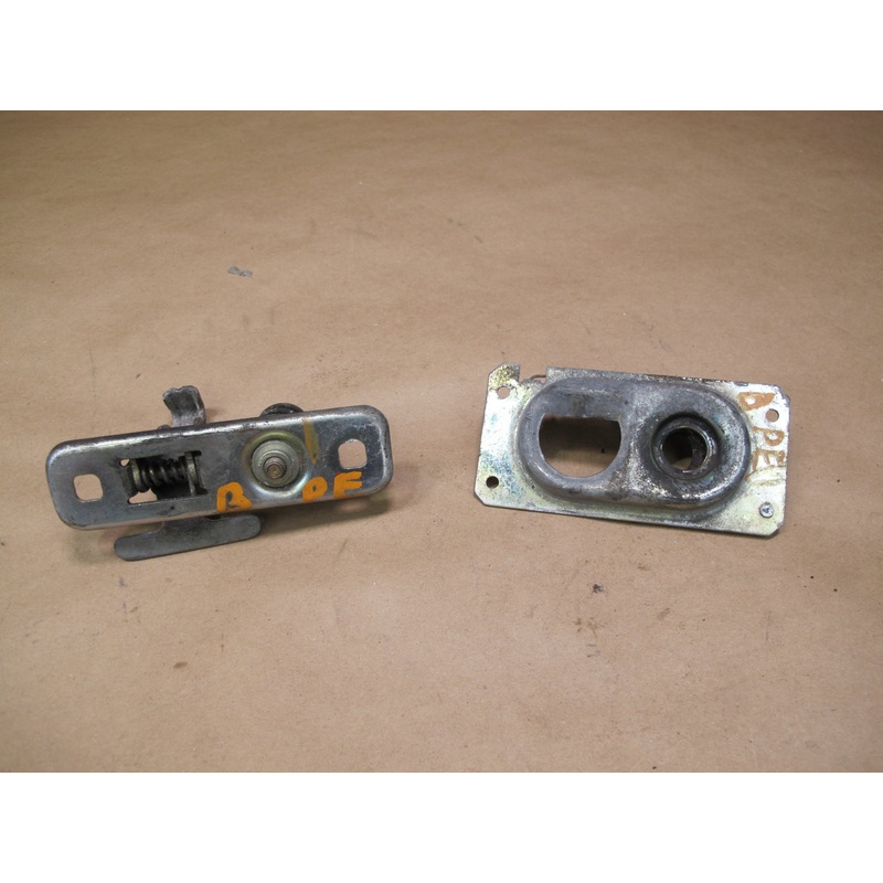 1978-1995 Porsche 928 S Front Upper & Lower Hood Lock Latch Release Set