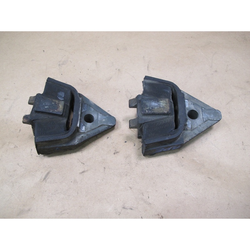 1985 Porsche 928 S Rear Left & Right Automatic Transmission Mount Support Set