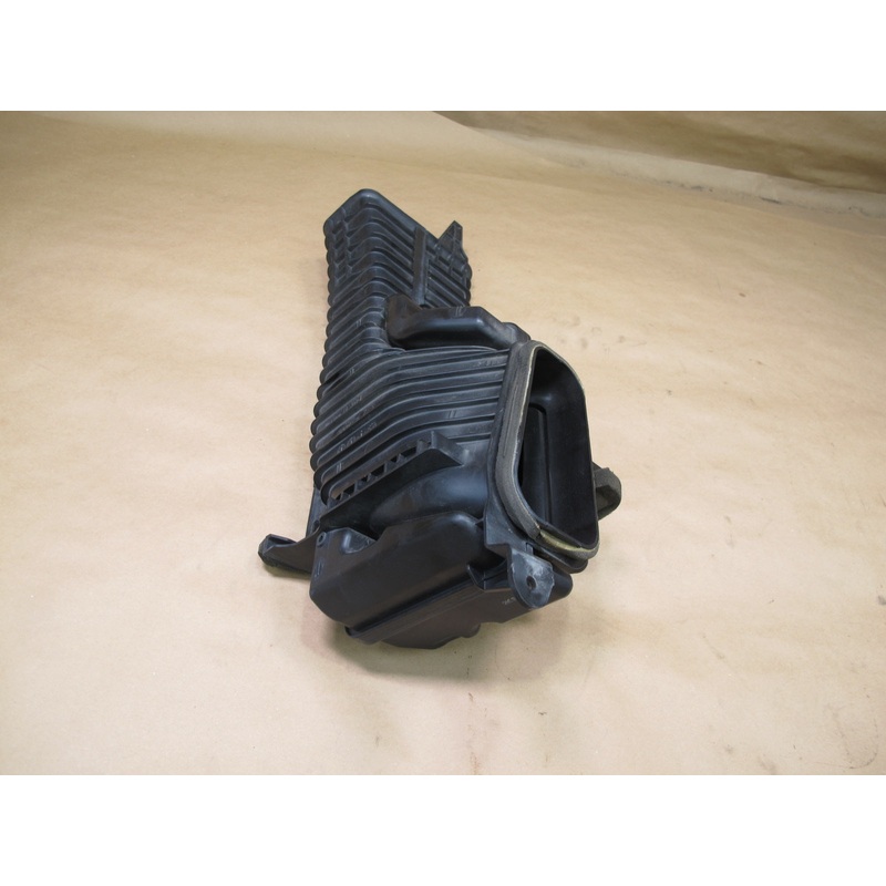 2011-2017 Infiniti QX56 QX80 Air Intake Cleaner Resonator Duct Hose Tube