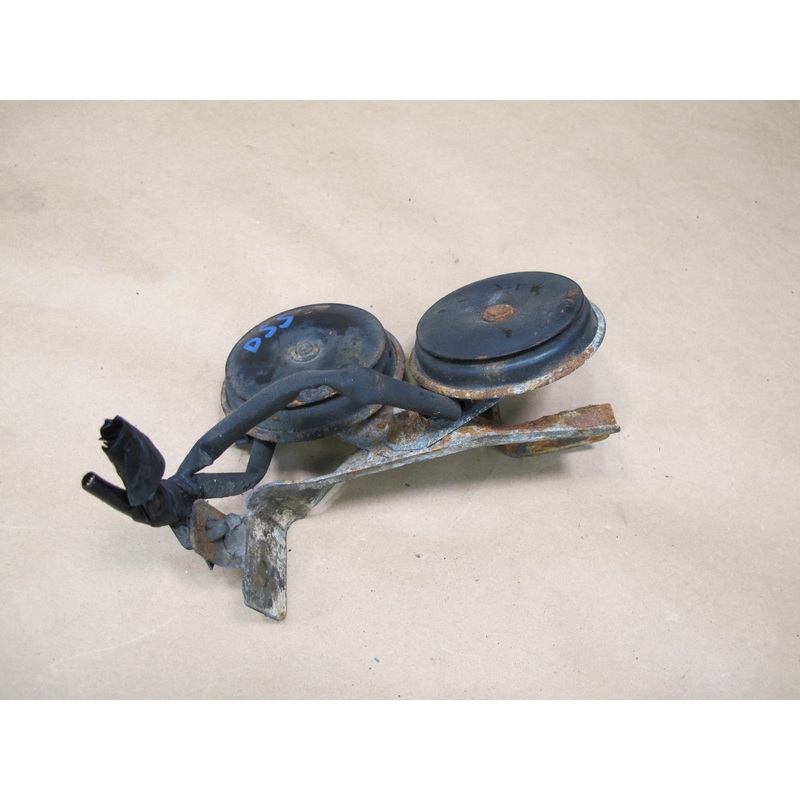 92-97 Subaru SVX Set of 2 High & Low Tone Note Pitch Horn Signal w Bracket OEM